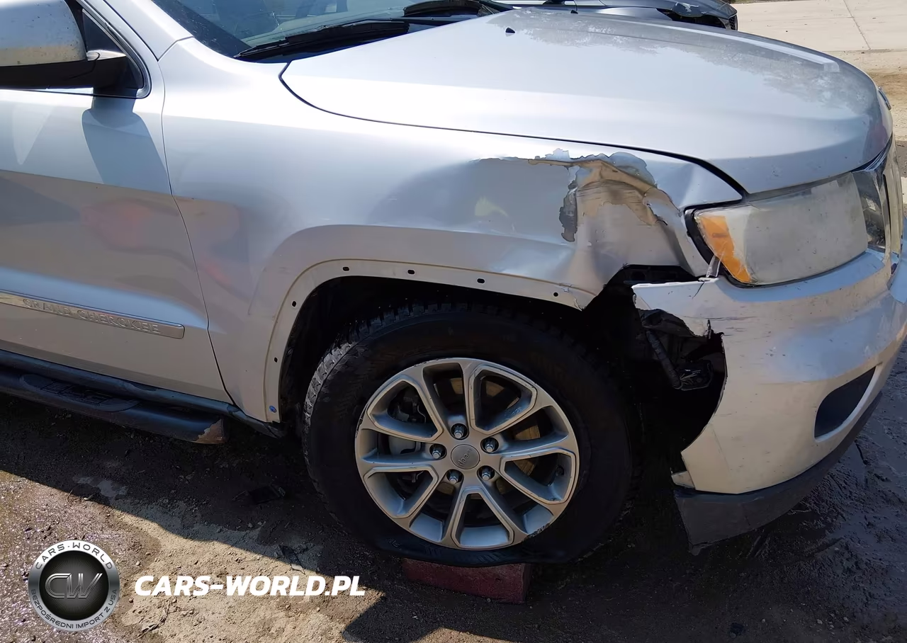 2012 Jeep Grand Cherokee Laredo VIN:1C4RJFAG4CC103718 - 6