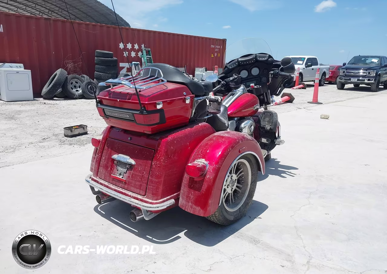 2013 Harley-Davidson Flhtcutg Tri Glide Ultra Classic VIN:1HD1MAM11DB853520 - 4