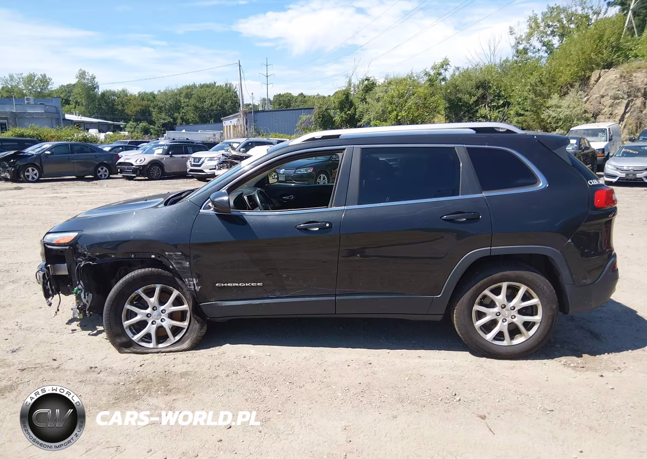 2015 Jeep Cherokee Latitude VIN:1C4PJMCB2FW512672 - 15