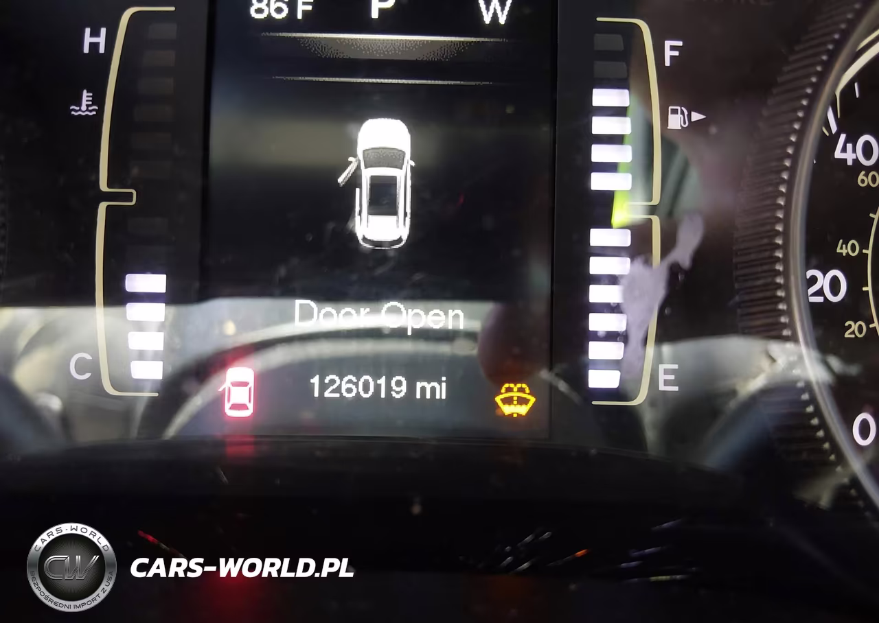 2015 Jeep Cherokee Latitude VIN:1C4PJMCB2FW512672 - 16