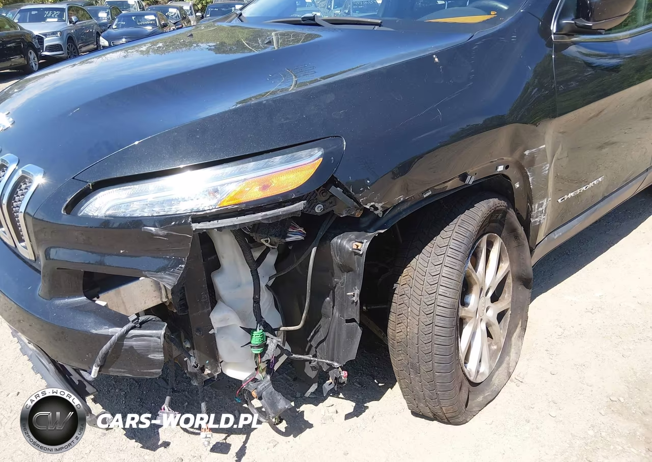 2015 Jeep Cherokee Latitude VIN:1C4PJMCB2FW512672 - 6