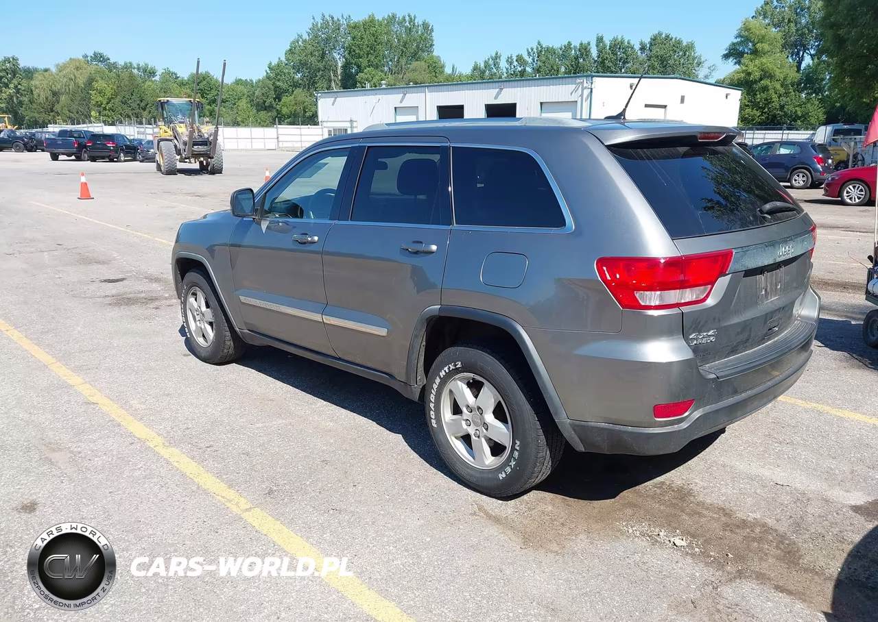 2012 Jeep Grand Cherokee Laredo VIN:1C4RJFAG6CC125204 - 3