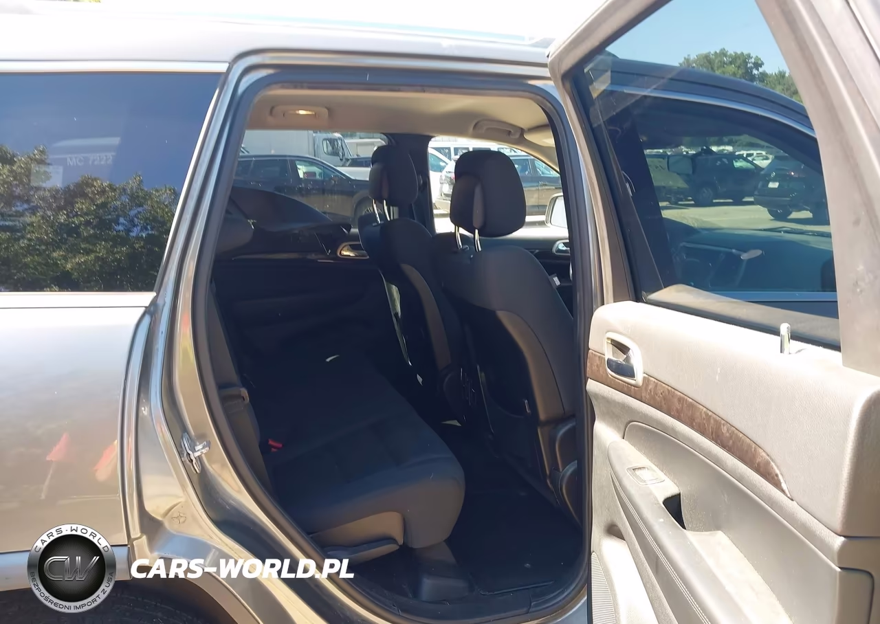 2012 Jeep Grand Cherokee Laredo VIN:1C4RJFAG6CC125204 - 8