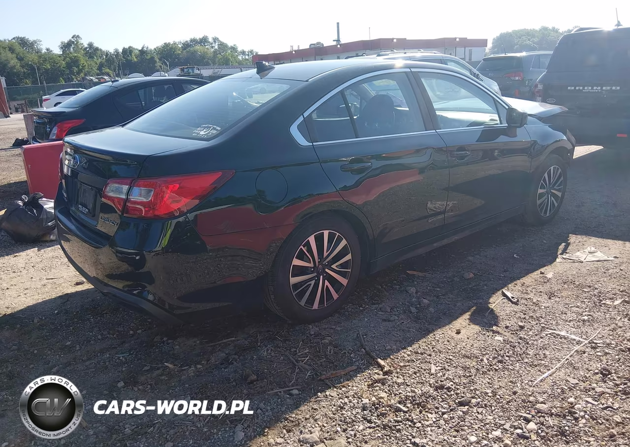 2018 Subaru Legacy 2.5I Premium VIN:4S3BNAC68J3028094 - 4