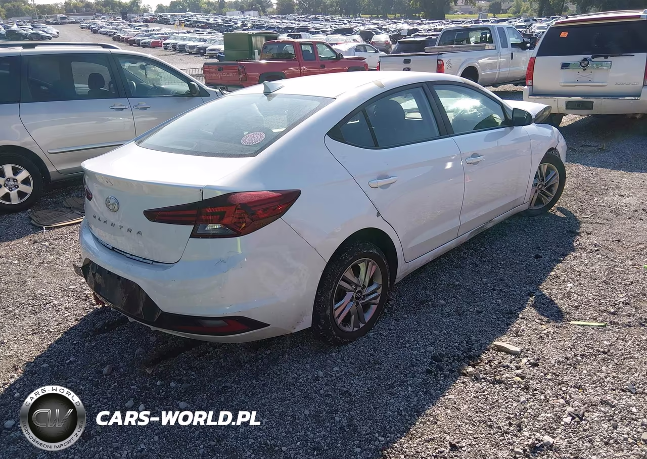 2019 Hyundai Elantra Sel VIN:5NPD84LF7KH493621 - 4
