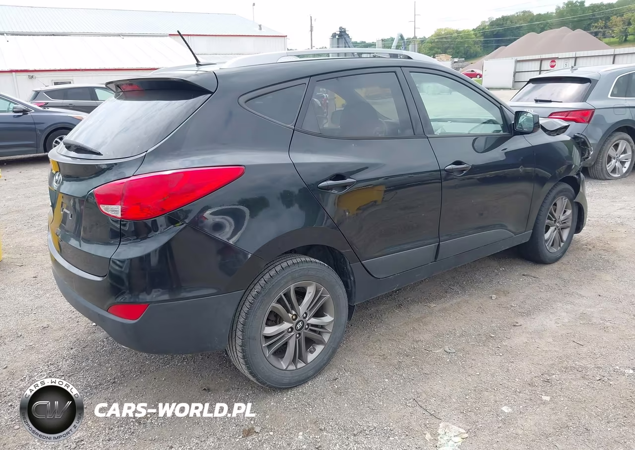 2015 Hyundai Tucson Se VIN:KM8JU3AG2FU980169 - 4