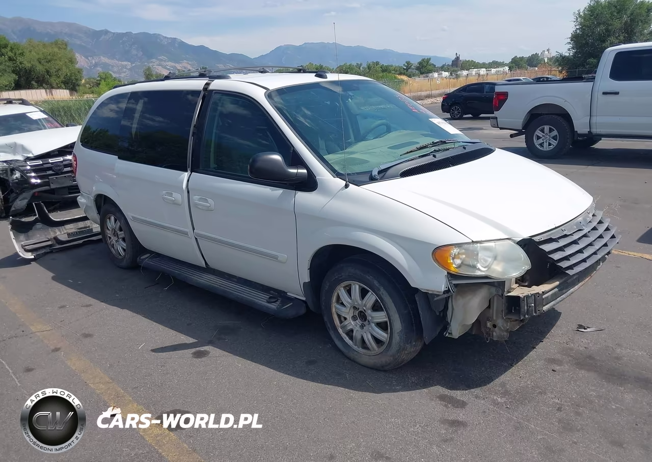 2005 Chrysler Town & Country Touring