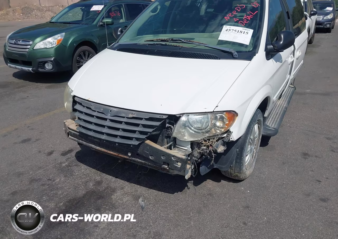 2005 Chrysler Town & Country Touring VIN:2C4GP54L45R469682 - 6