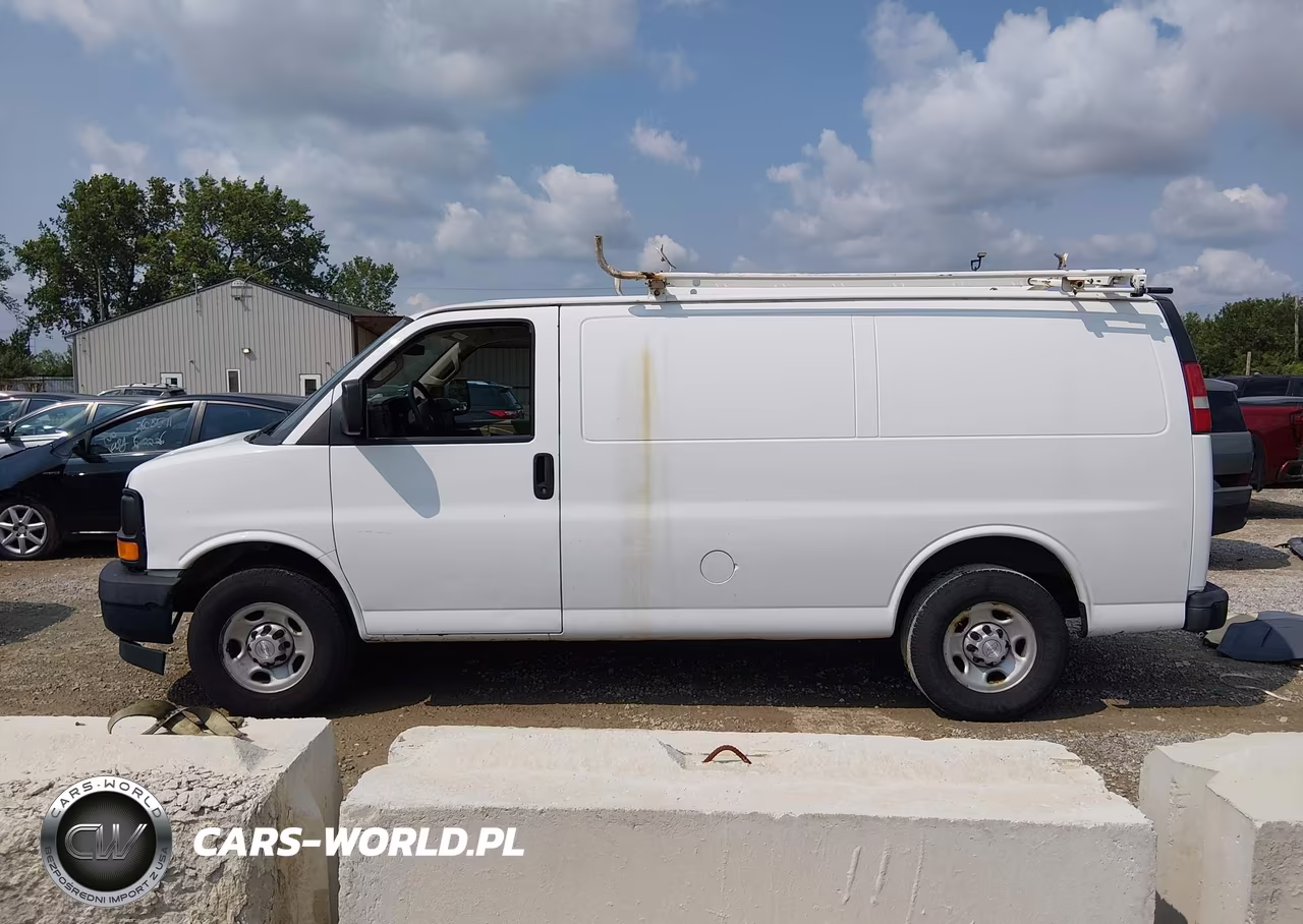 2017 Chevrolet Express 2500 Work Van VIN:1GCWGAFF8H1146921 - 14