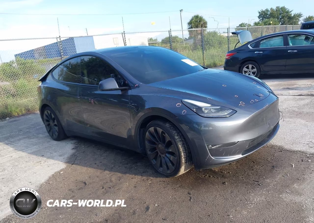 2022 Tesla Model Y Performance Dual Motor All-Wheel Drive – zdjęcie 1 z 17
