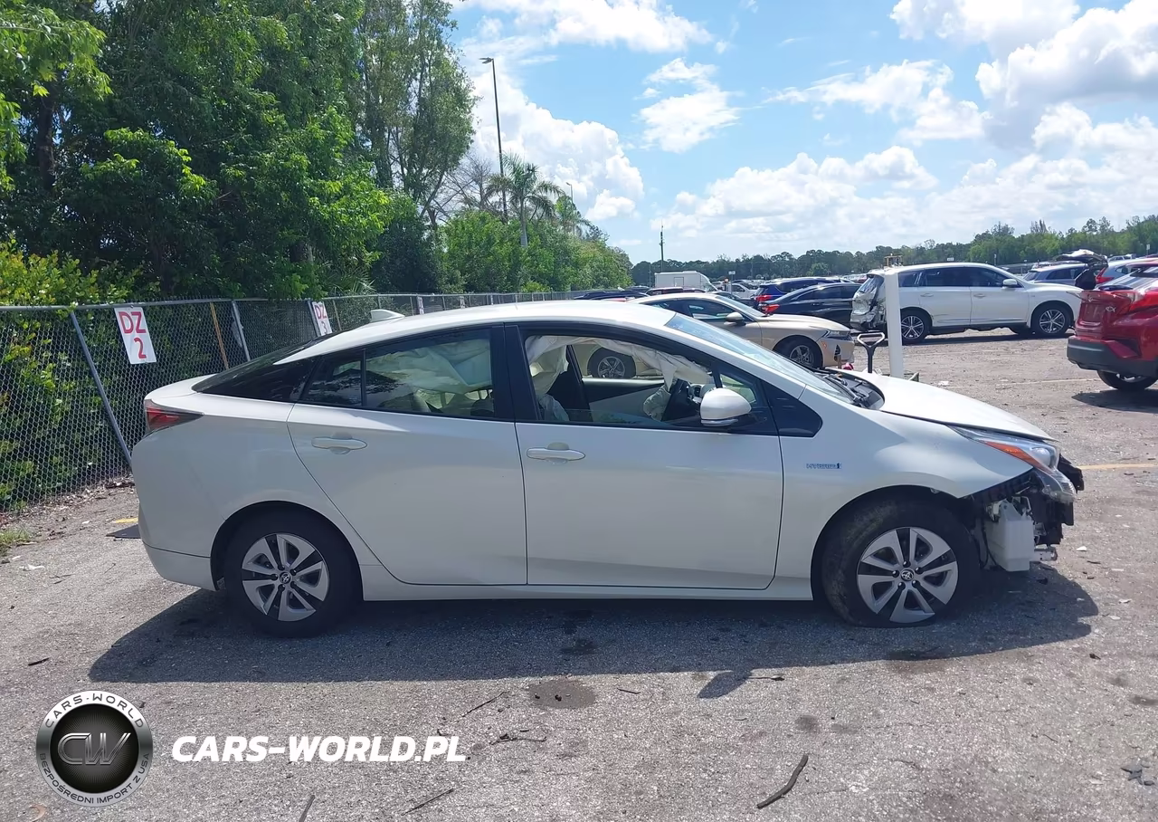 2017 Toyota Prius Three VIN:JTDKARFU8H3038932 - 13