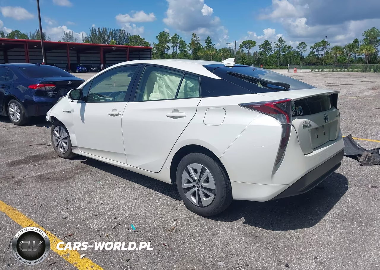 2017 Toyota Prius Three VIN:JTDKARFU8H3038932 - 3
