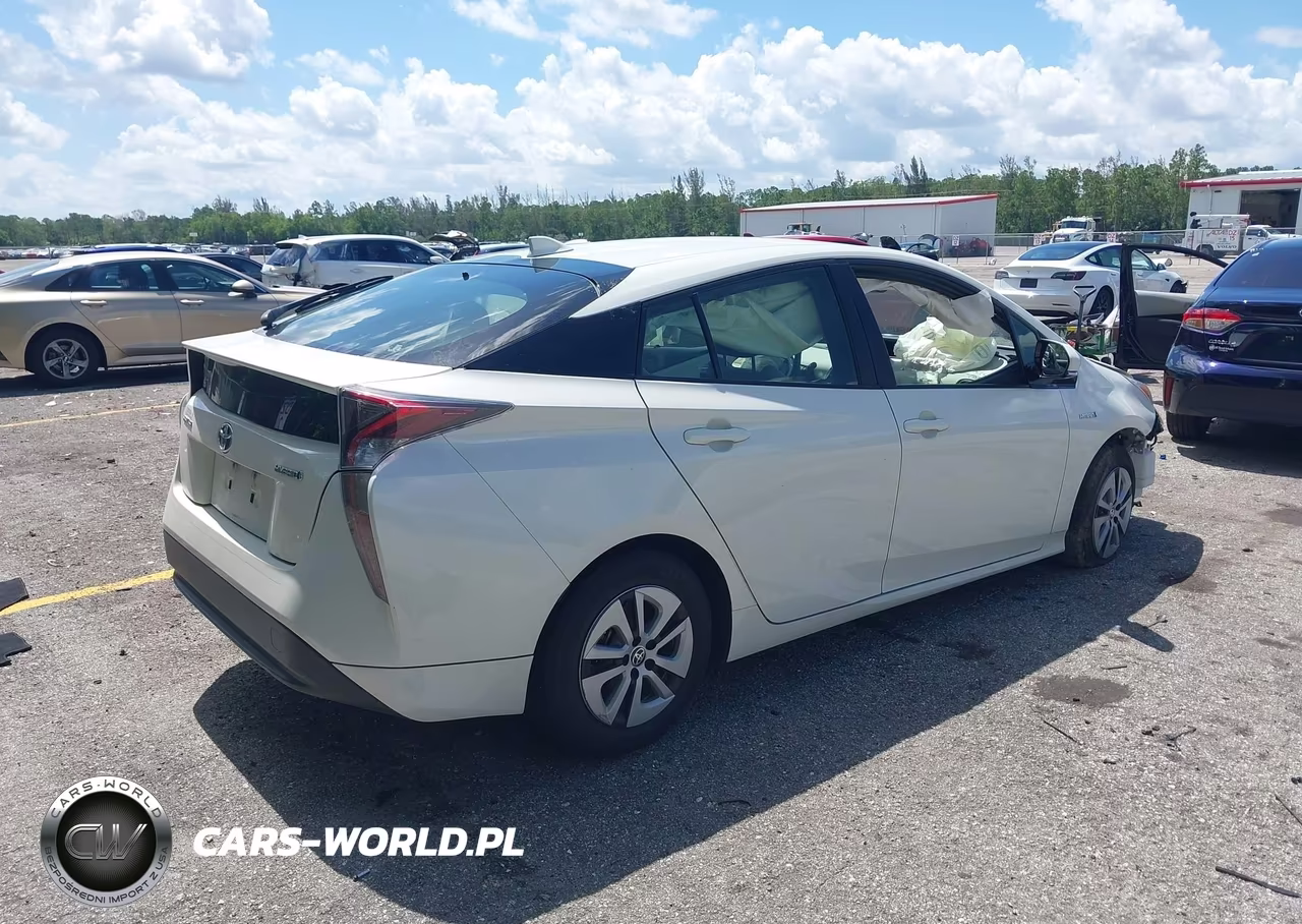2017 Toyota Prius Three VIN:JTDKARFU8H3038932 - 4