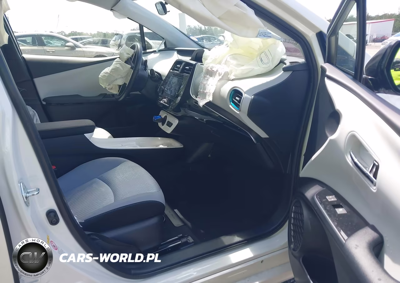 2017 Toyota Prius Three VIN:JTDKARFU8H3038932 - 5