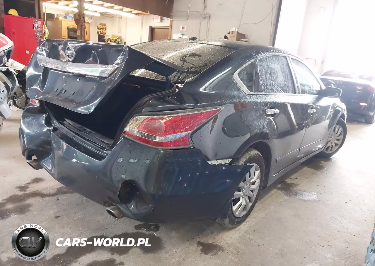 2015 Nissan Altima 2.5 S VIN:1N4AL3AP3FC159410 - 4