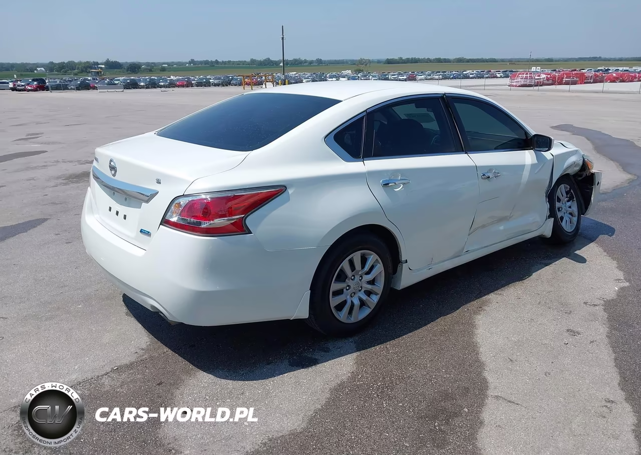 2014 Nissan Altima 2.5 S VIN:1N4AL3AP6EN380910 - 4