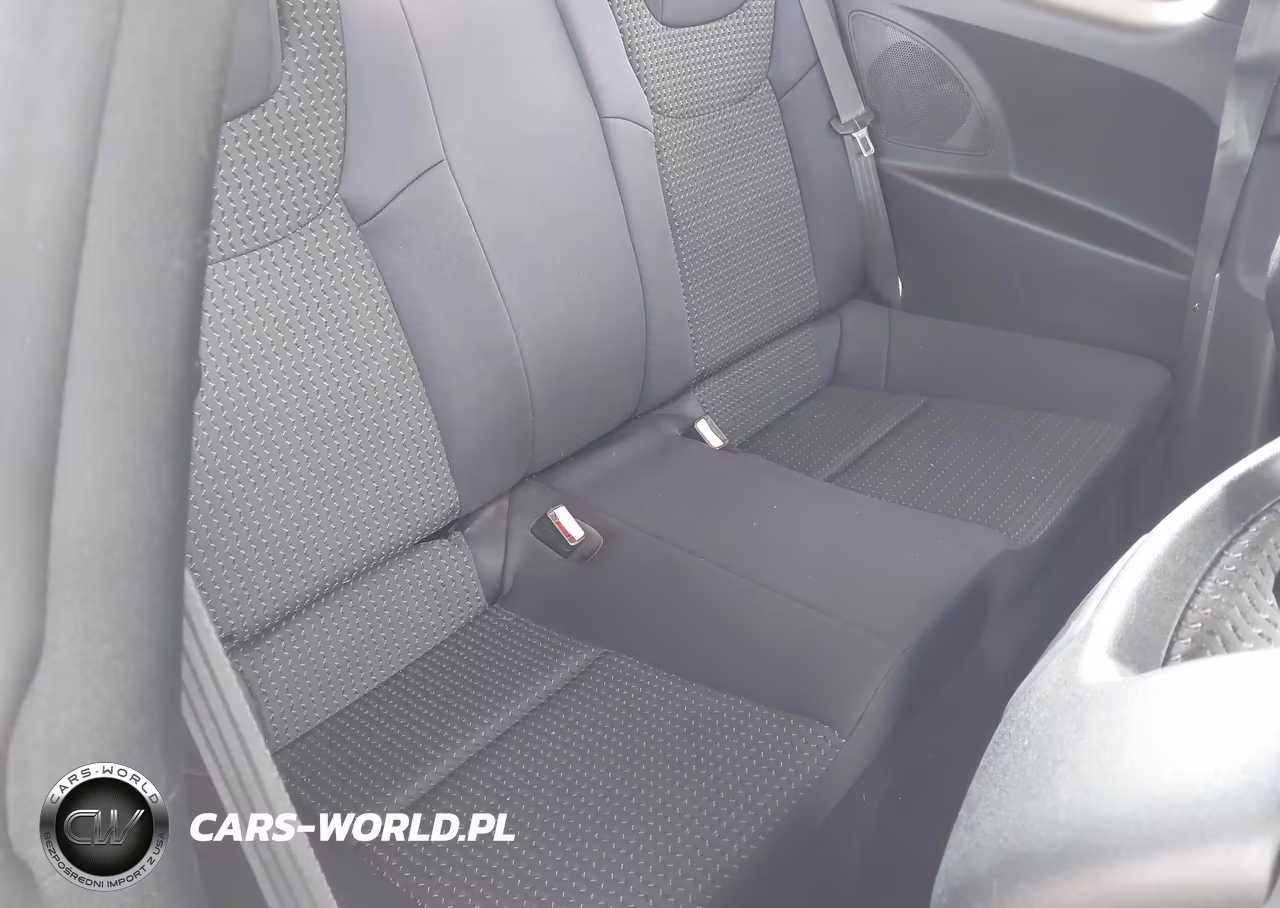 2010 Hyundai Genesis 2.0T Premium VIN:KMHHT6KD7AU027764 - 8