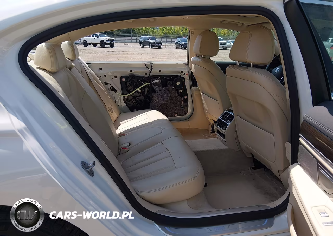 2017 BMW 740I VIN:WBA7E2C50HG740411 - 8