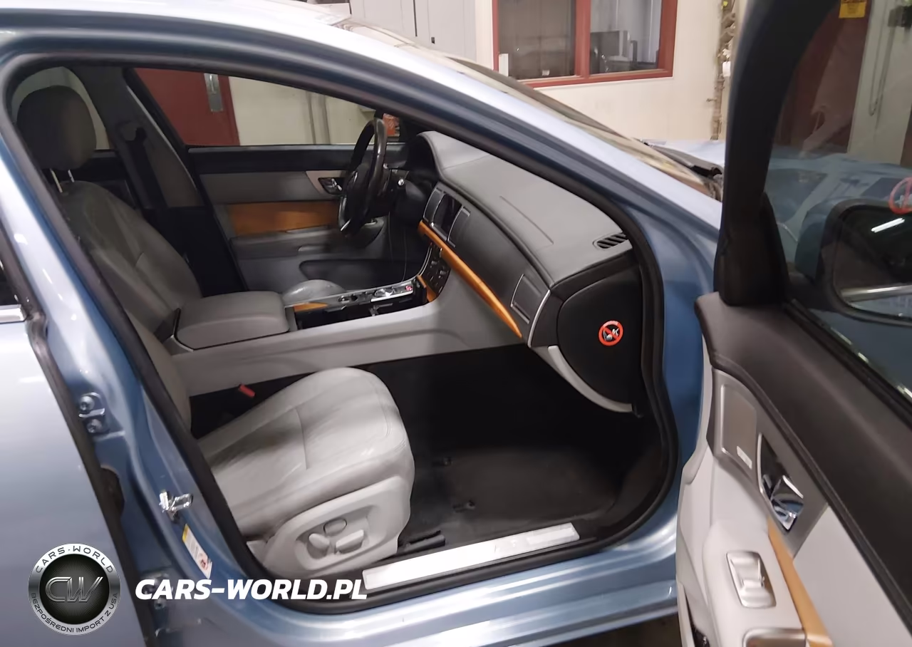 2009 Jaguar Xf Luxury VIN:SAJWA05B49HR01759 - 5