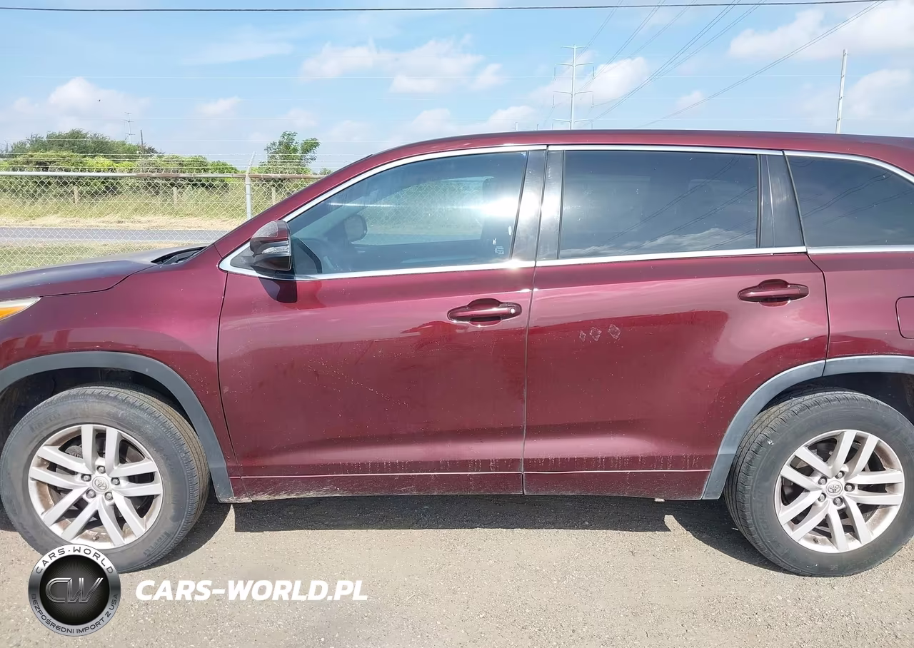 2015 Toyota Highlander Le VIN:5TDZARFH0FS015478 - 14