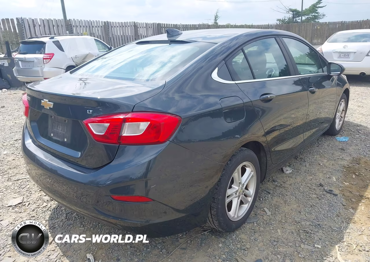 2018 Chevrolet Cruze Lt Auto VIN:1G1BE5SM4J7160424 - 4