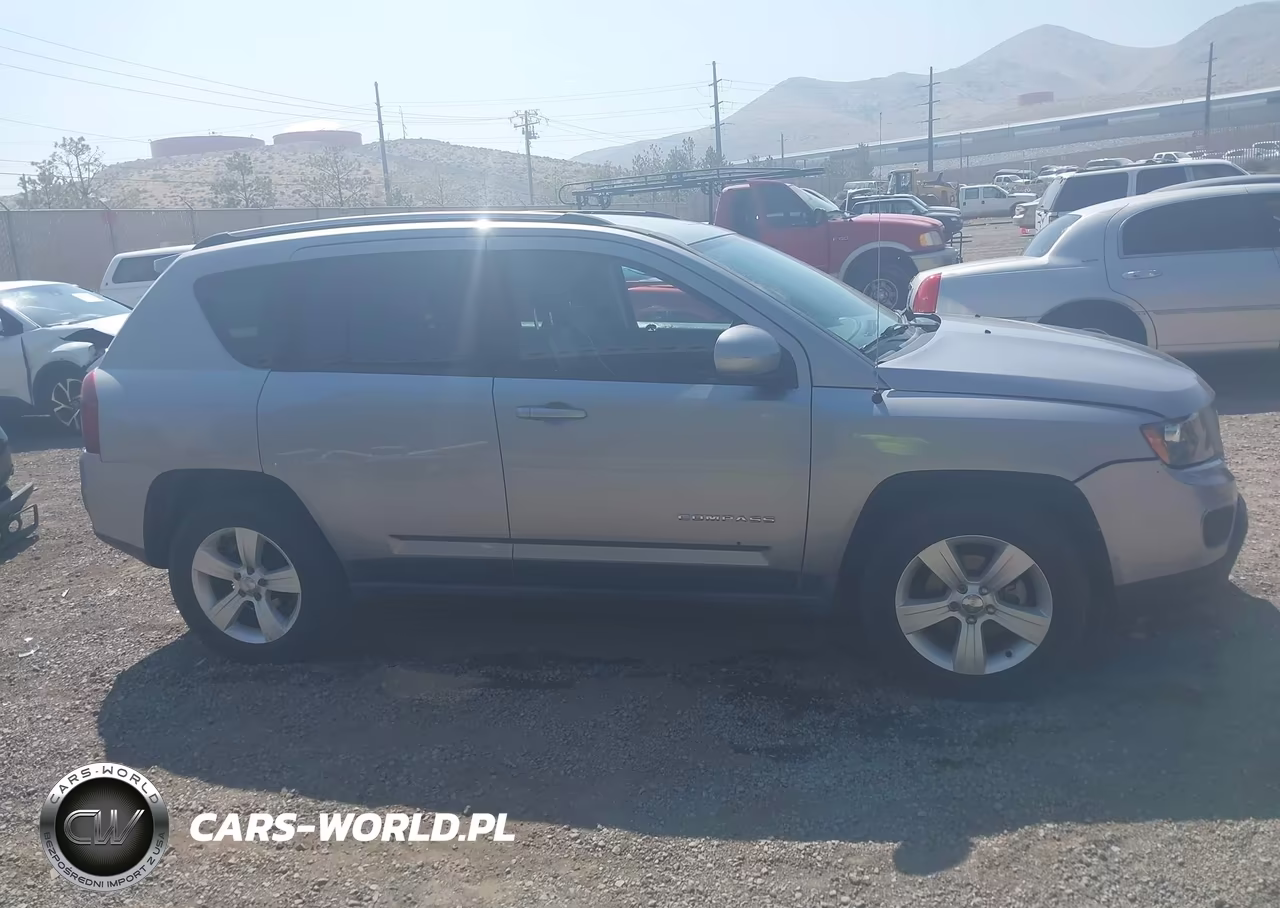 2016 Jeep Compass Latitude VIN:1C4NJDEB6GD780948 - 12