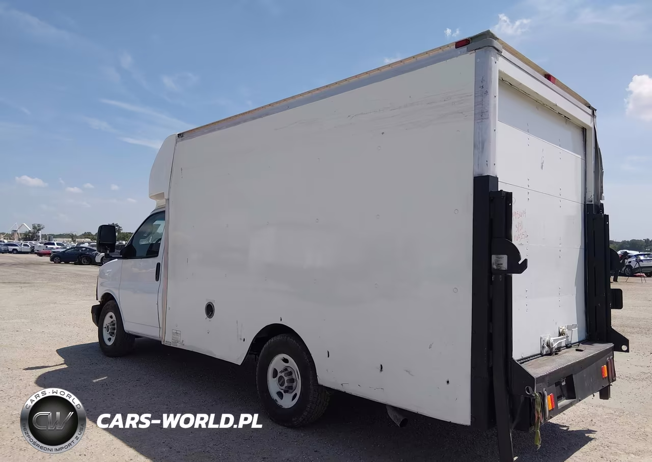 2017 GMC Savana Cutaway Work Van VIN:1GD37RCF8H1163252 - 3