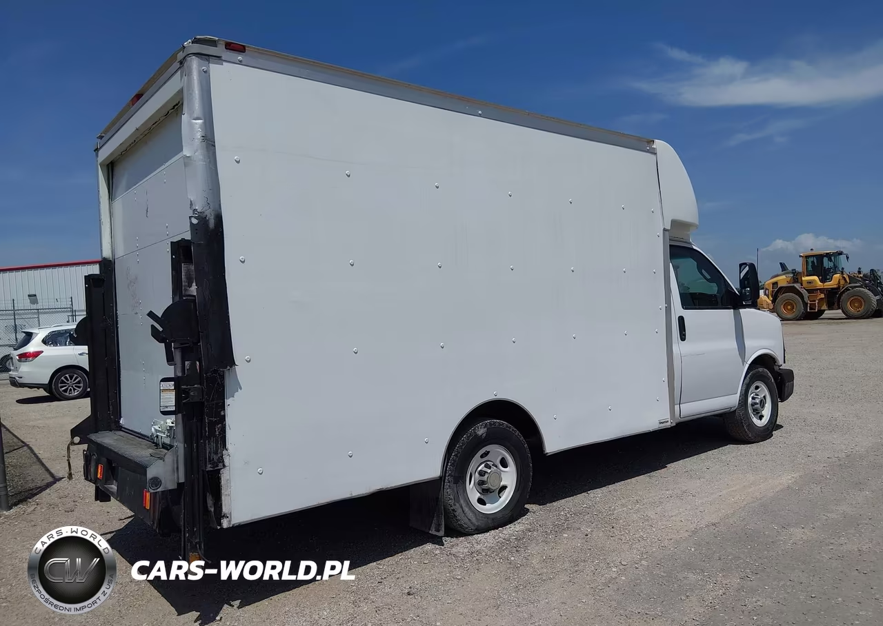 2017 GMC Savana Cutaway Work Van VIN:1GD37RCF8H1163252 - 4