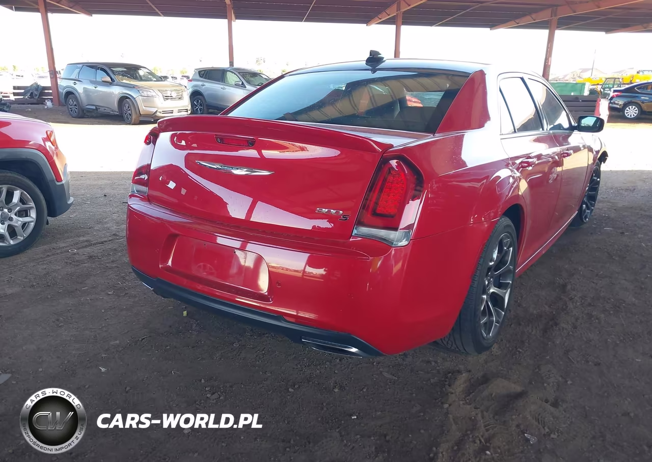 2015 Chrysler 300 300S VIN:2C3CCABT3FH792462 - 4
