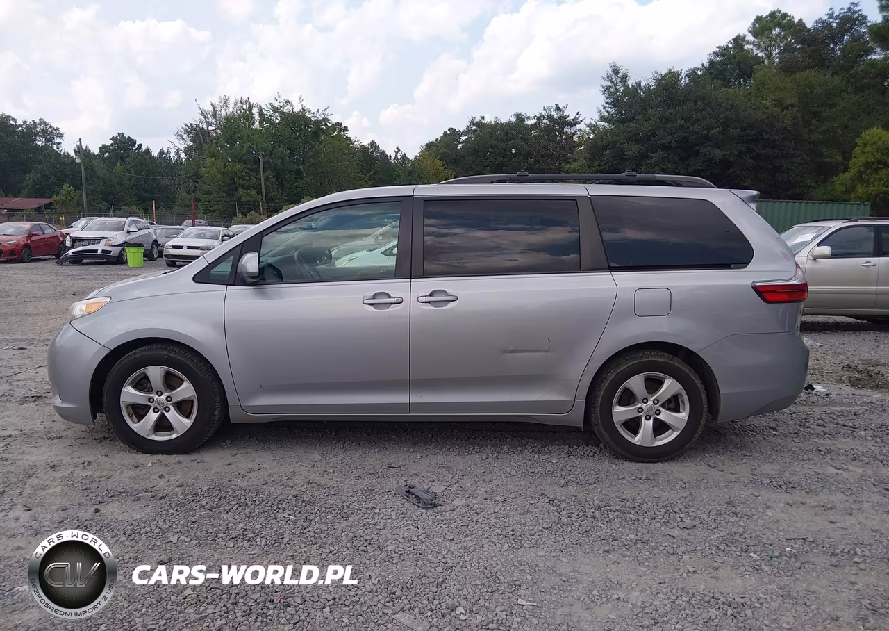 2015 Toyota Sienna Le 8 Passenger VIN:5TDKK3DC0FS629899 - 14
