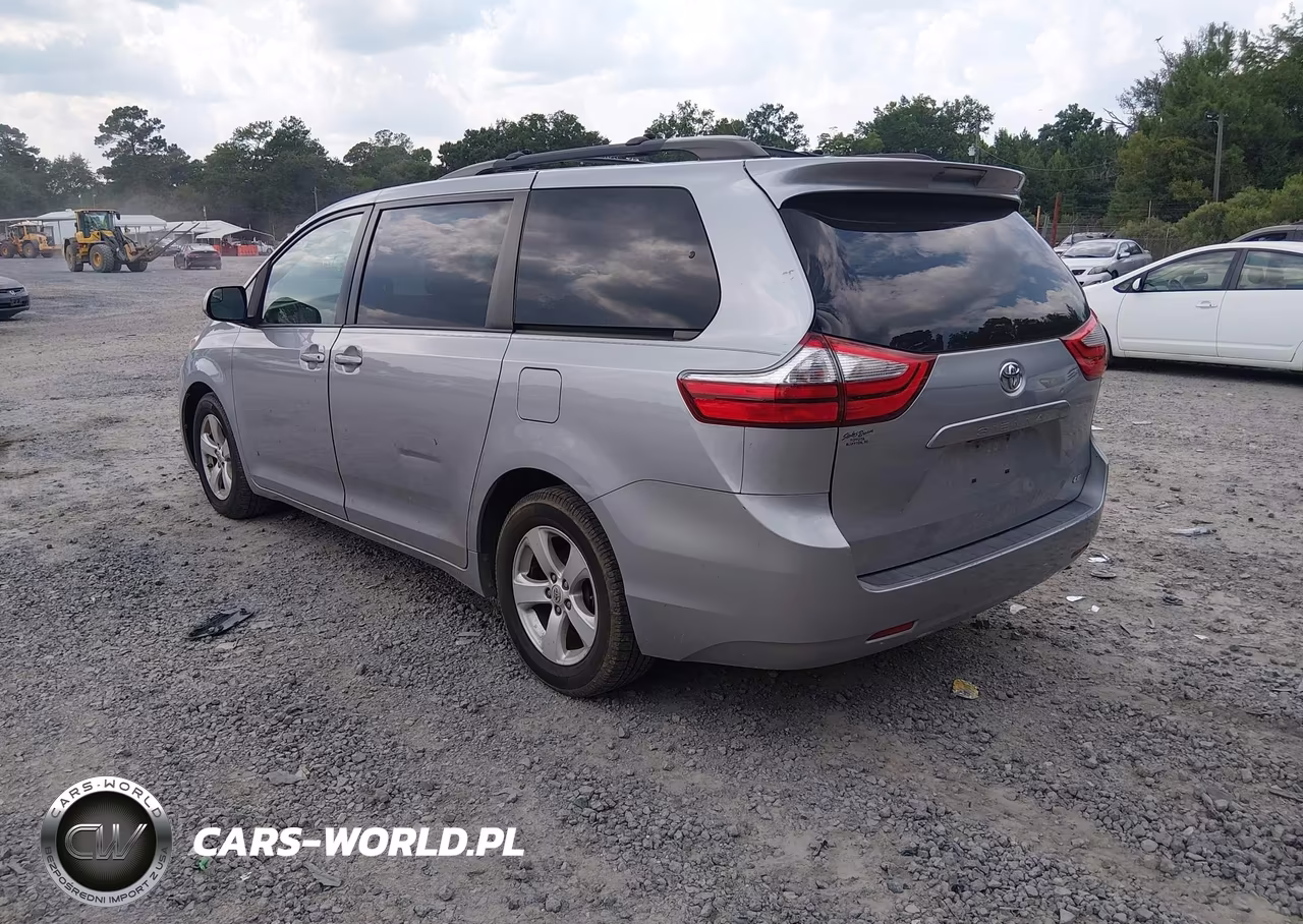 2015 Toyota Sienna Le 8 Passenger VIN:5TDKK3DC0FS629899 - 3