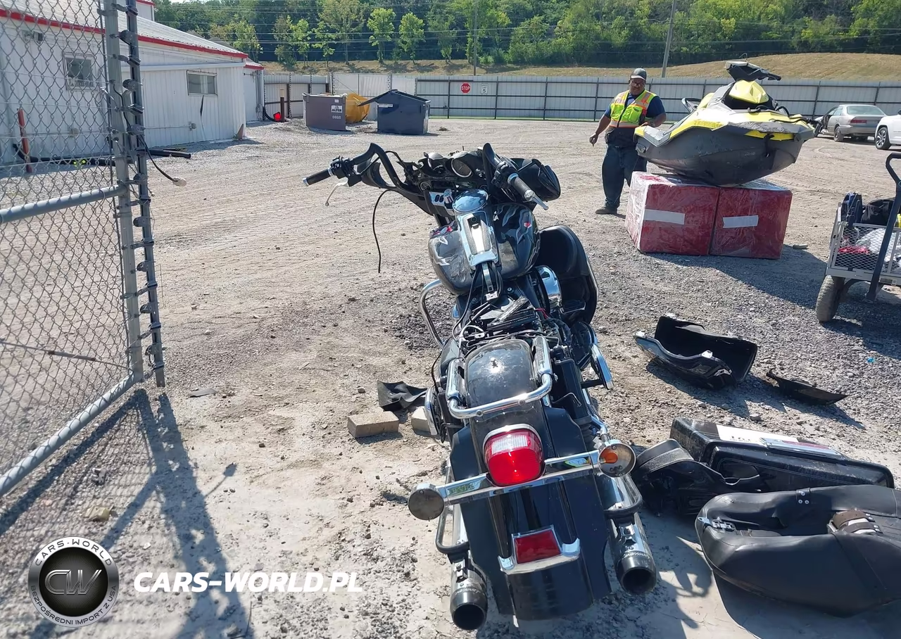 2008 Harley-Davidson Flhtcui VIN:1HD1FC4138Y603107 - 6