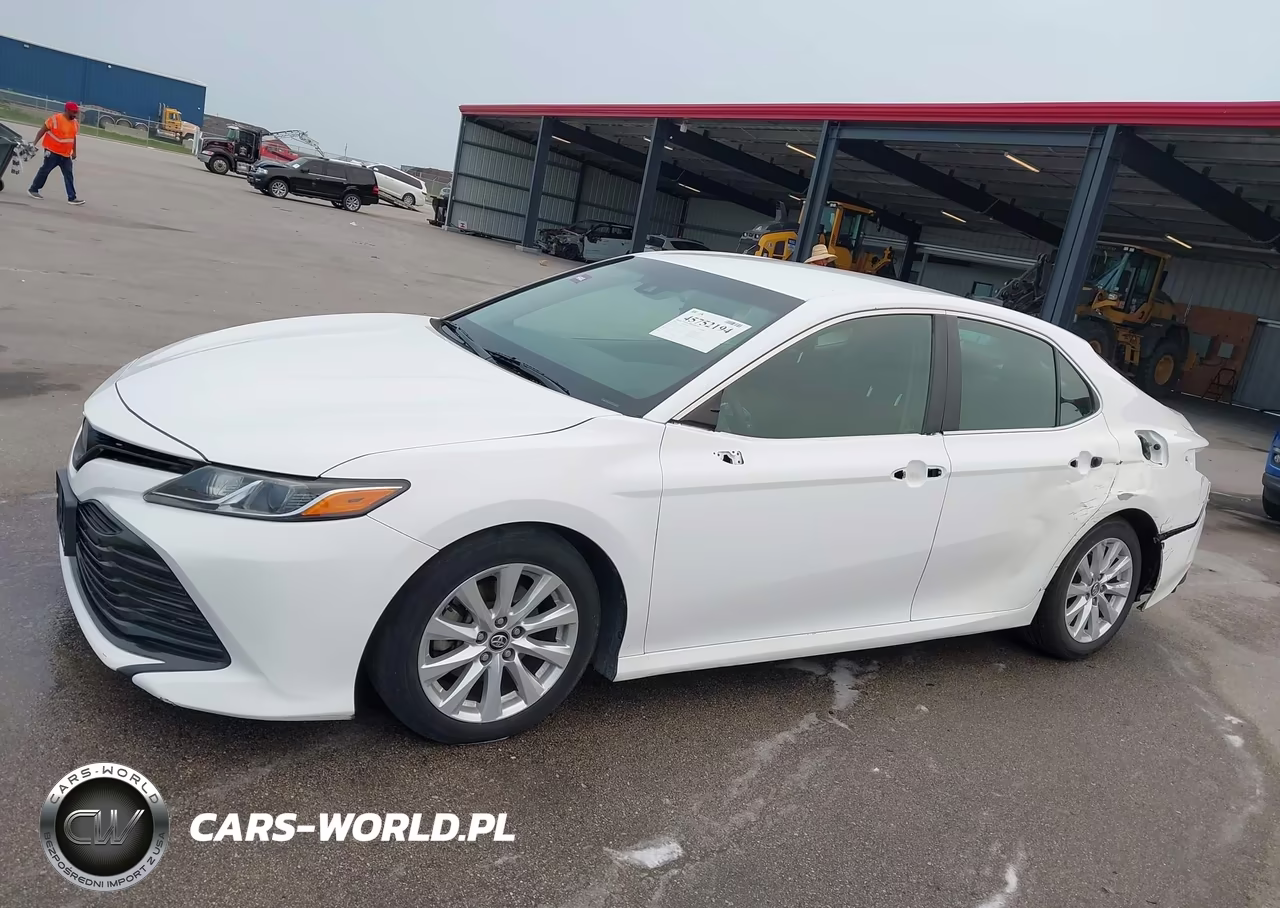 2018 Toyota Camry Le VIN:4T1B11HK2JU603474 - 15