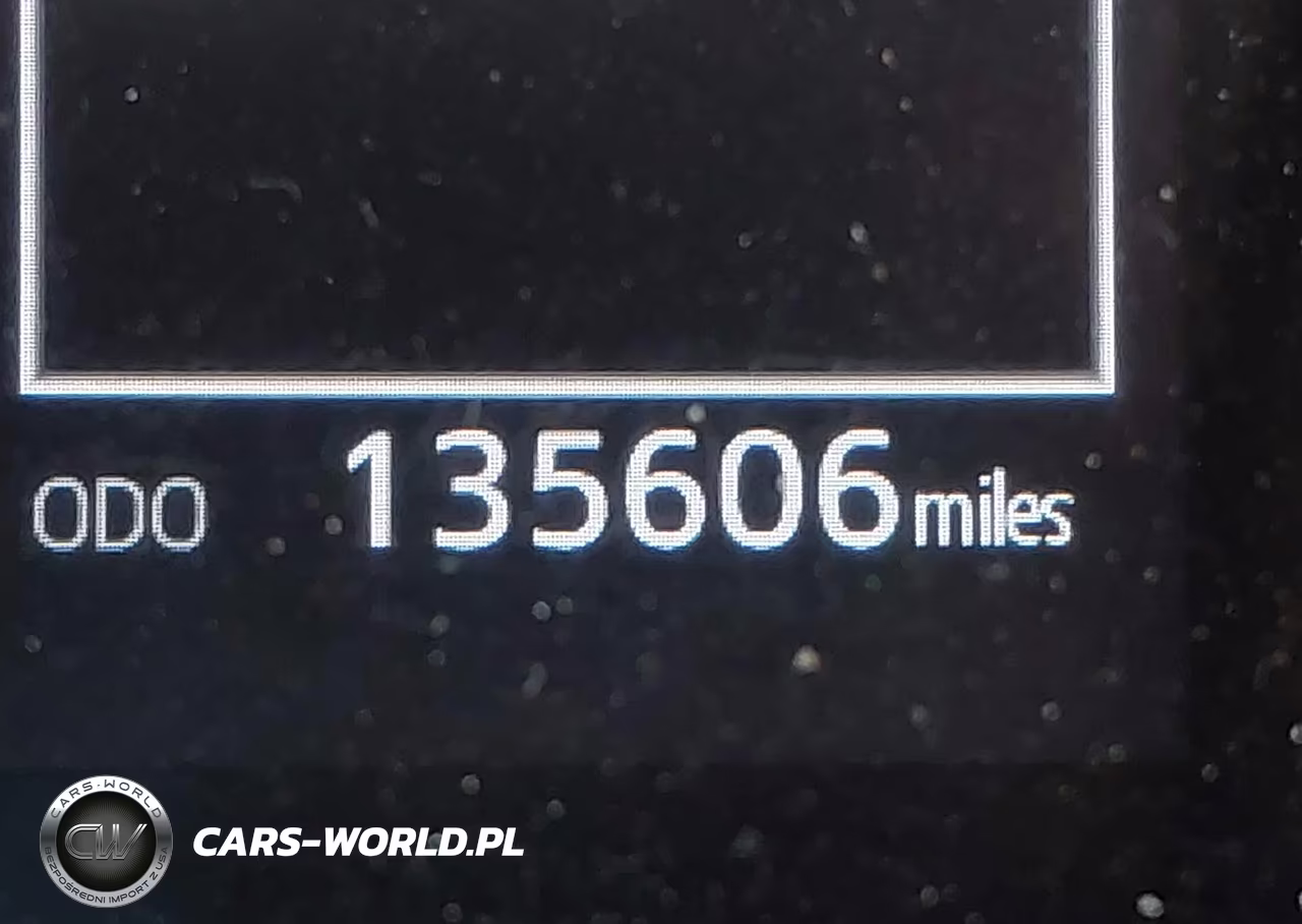2018 Toyota Camry Le VIN:4T1B11HK2JU603474 - 16