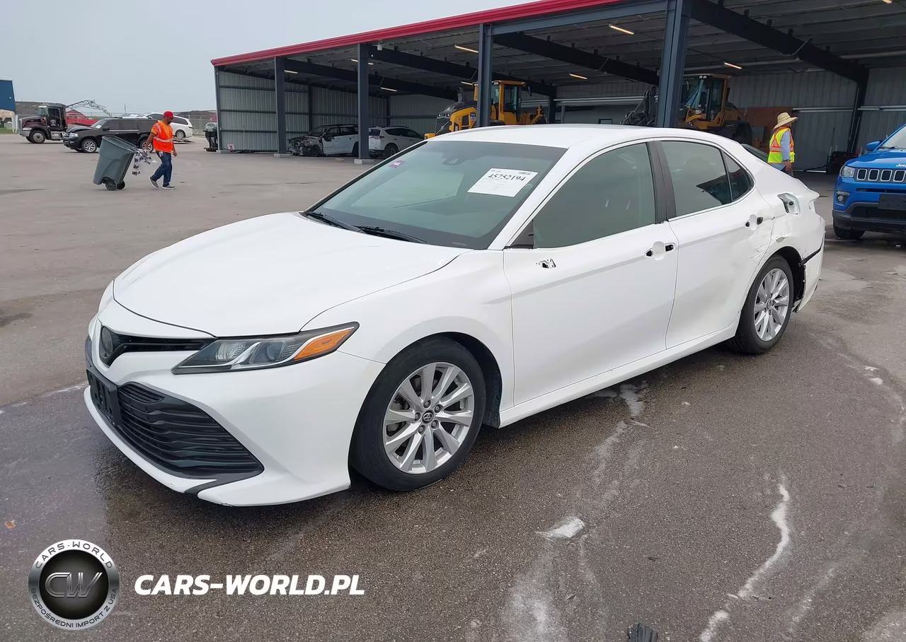 2018 Toyota Camry Le VIN:4T1B11HK2JU603474 - 2