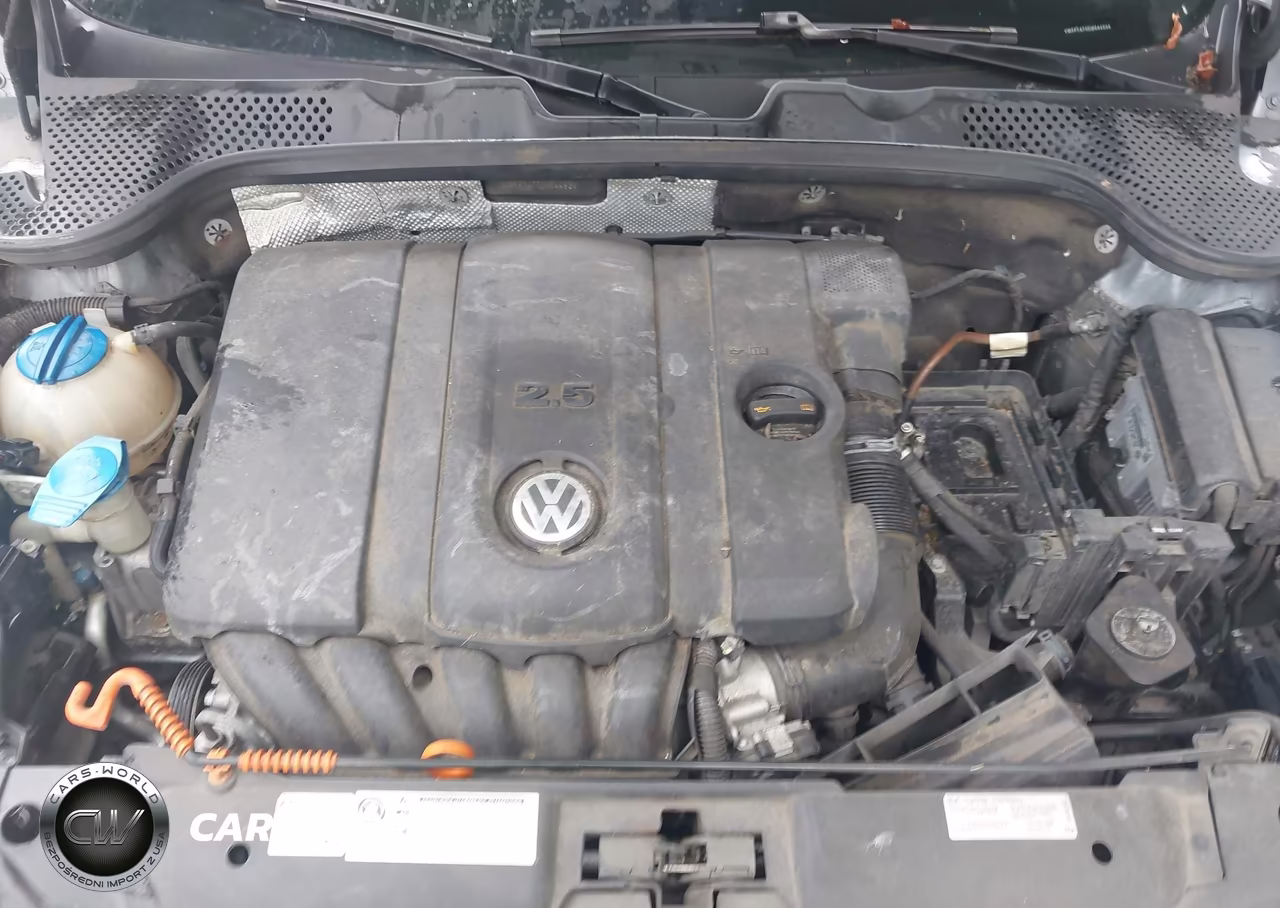 2013 Volkswagen Beetle 2.5L Entry VIN:3VWFP7AT6DM644934 - 10