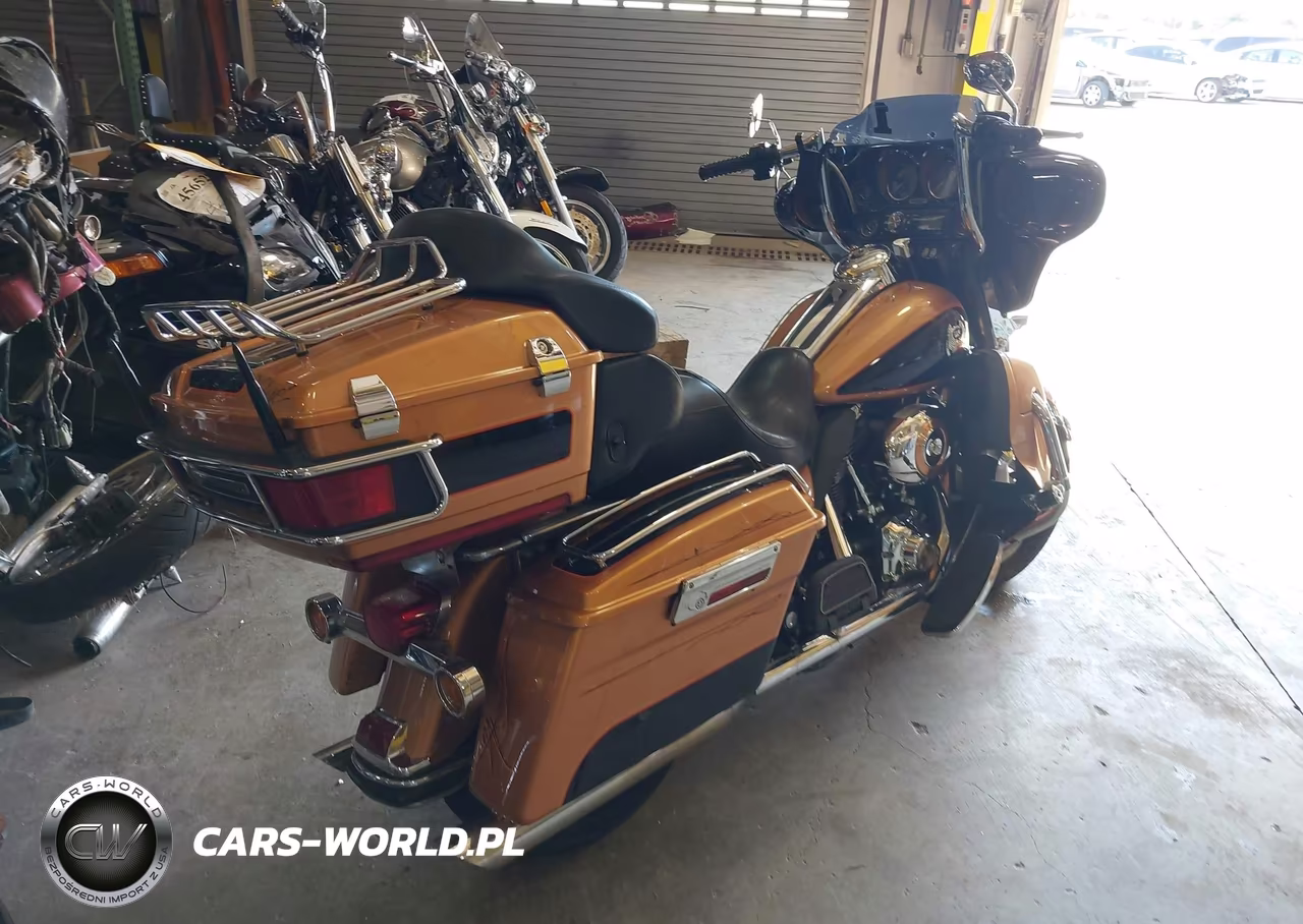 2008 Harley-Davidson Flhtcui 105Th Anniversary Edition VIN:1HD1FC4448Y646249 - 4