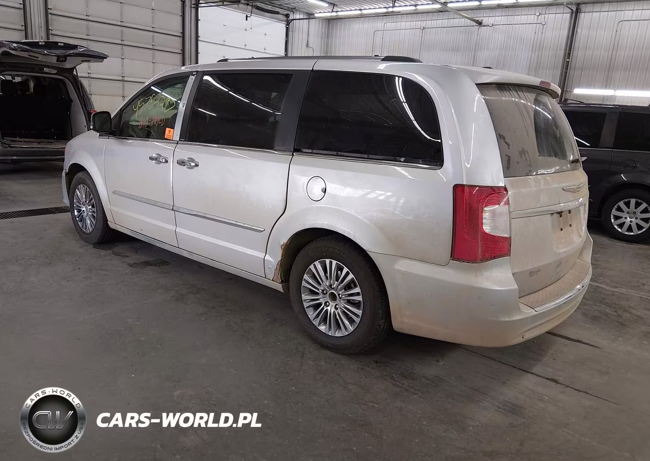 2011 Chrysler Town & Country Limited VIN:2A4RR6DG8BR652987 - 3