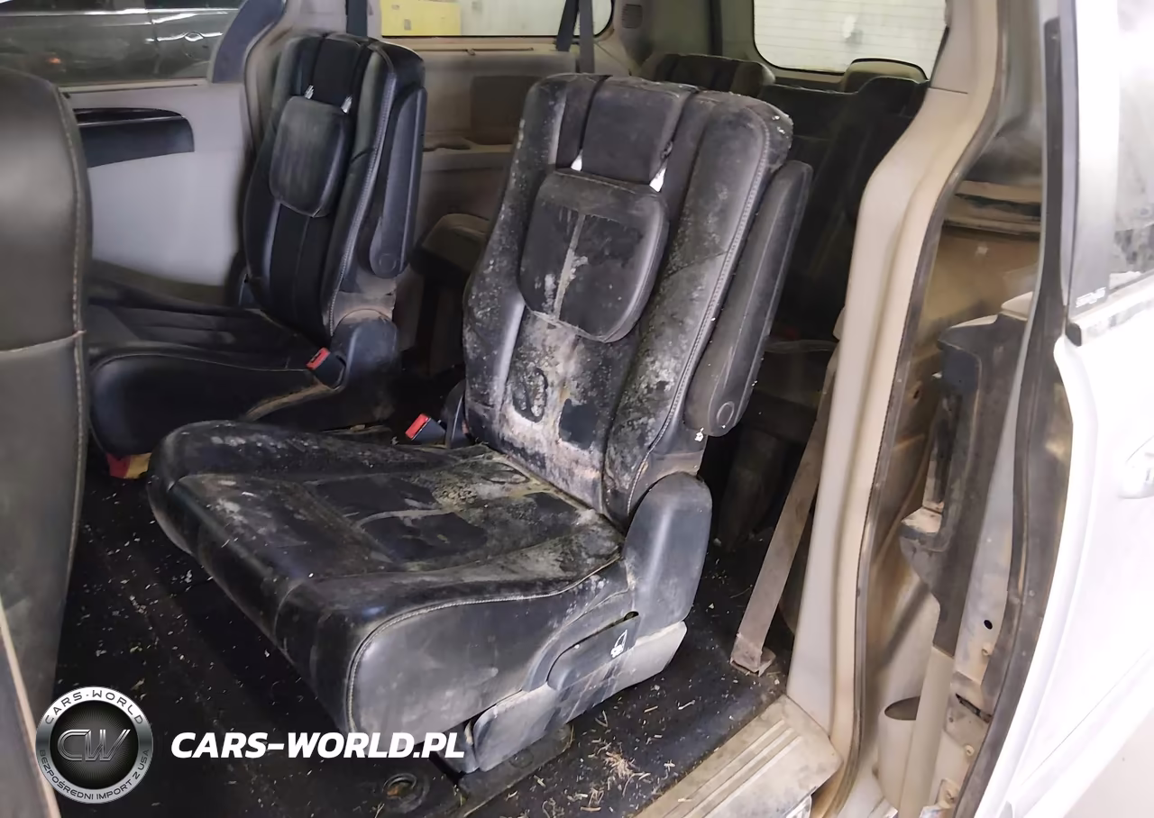 2011 Chrysler Town & Country Limited VIN:2A4RR6DG8BR652987 - 6