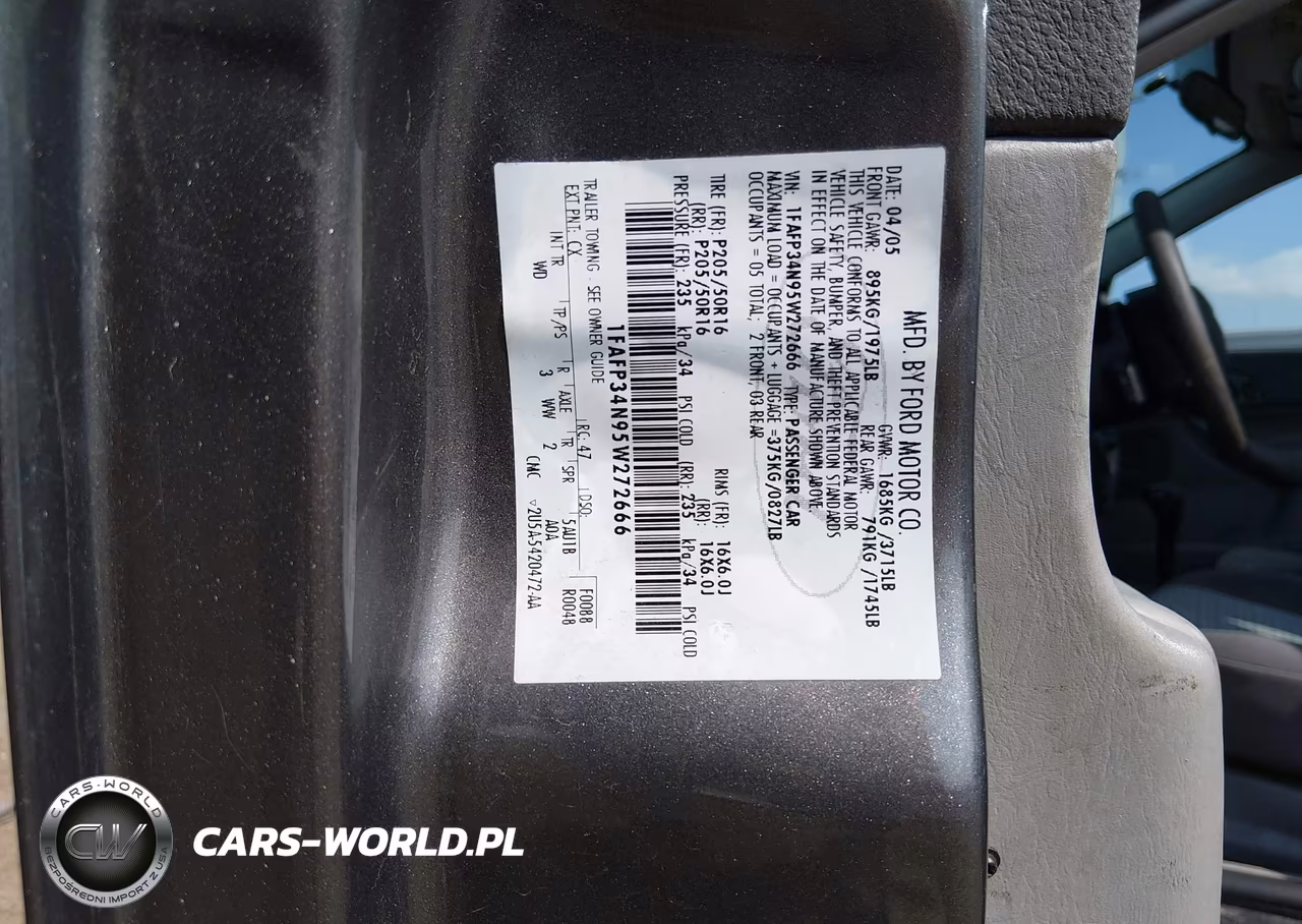 2005 Ford Focus Zx4 VIN:1FAFP34N95W272666 - 9