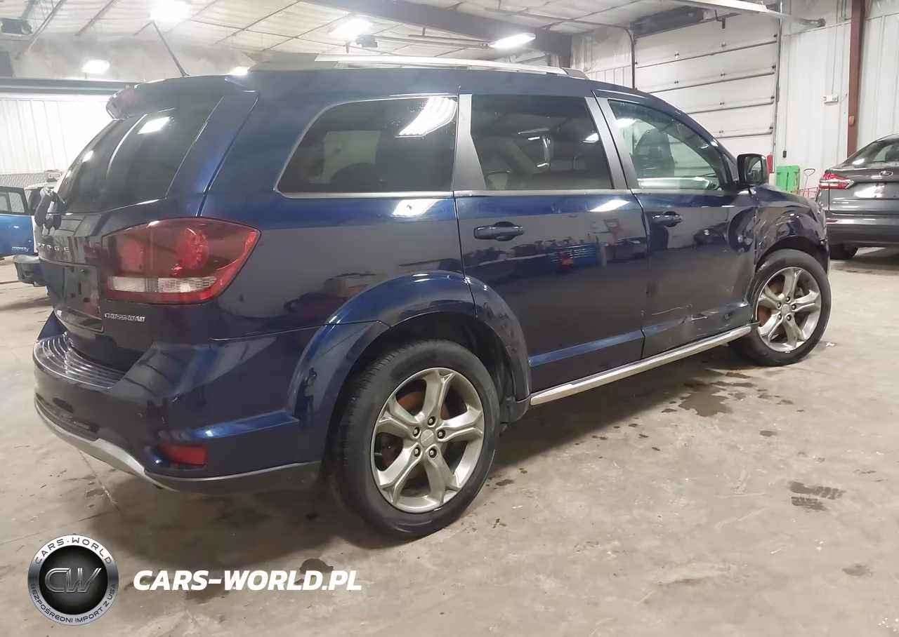 2017 Dodge Journey Crossroad Plus VIN:3C4PDCGB7HT603618 - 4