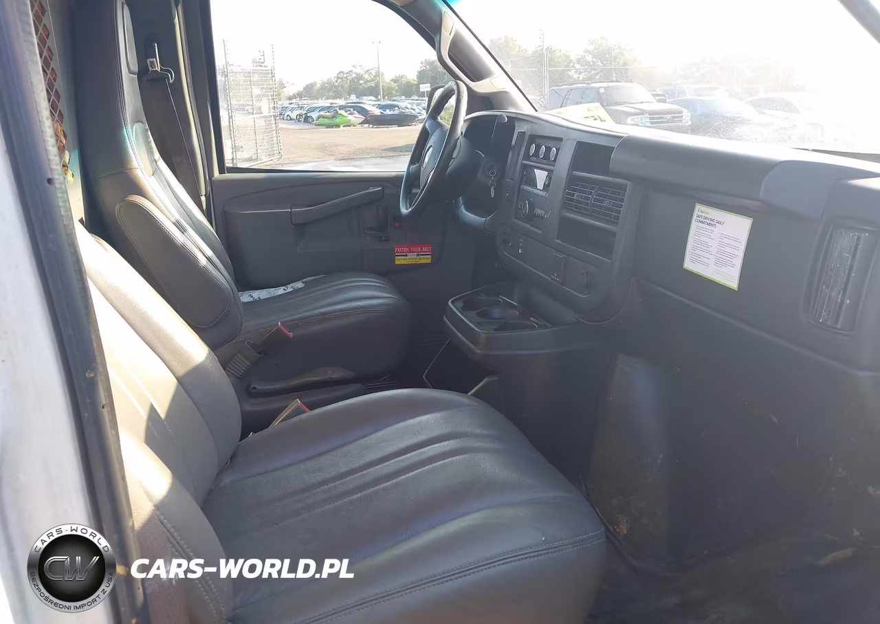 2017 Chevrolet Express 2500 Work Van VIN:1GCWGBFF0H1217650 - 5