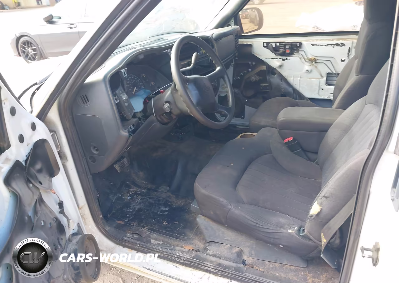 2003 Chevrolet S-10 VIN:1GCCS19XX38178355 - 5