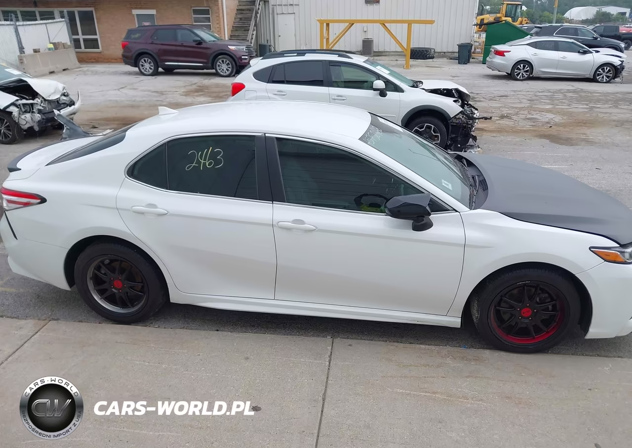 2020 Toyota Camry Se VIN:4T1G11AKXLU345000 - 13