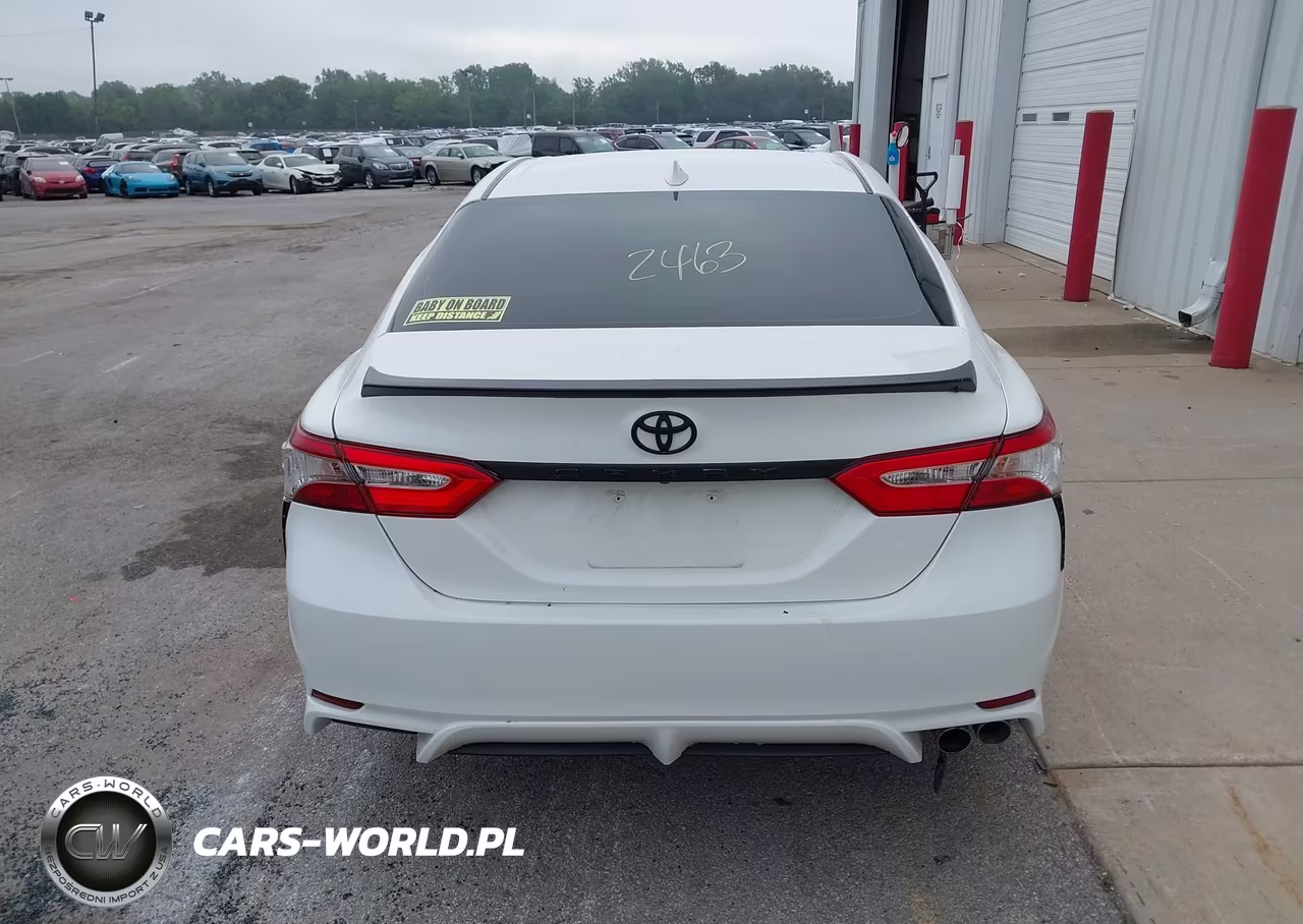 2020 Toyota Camry Se VIN:4T1G11AKXLU345000 - 16