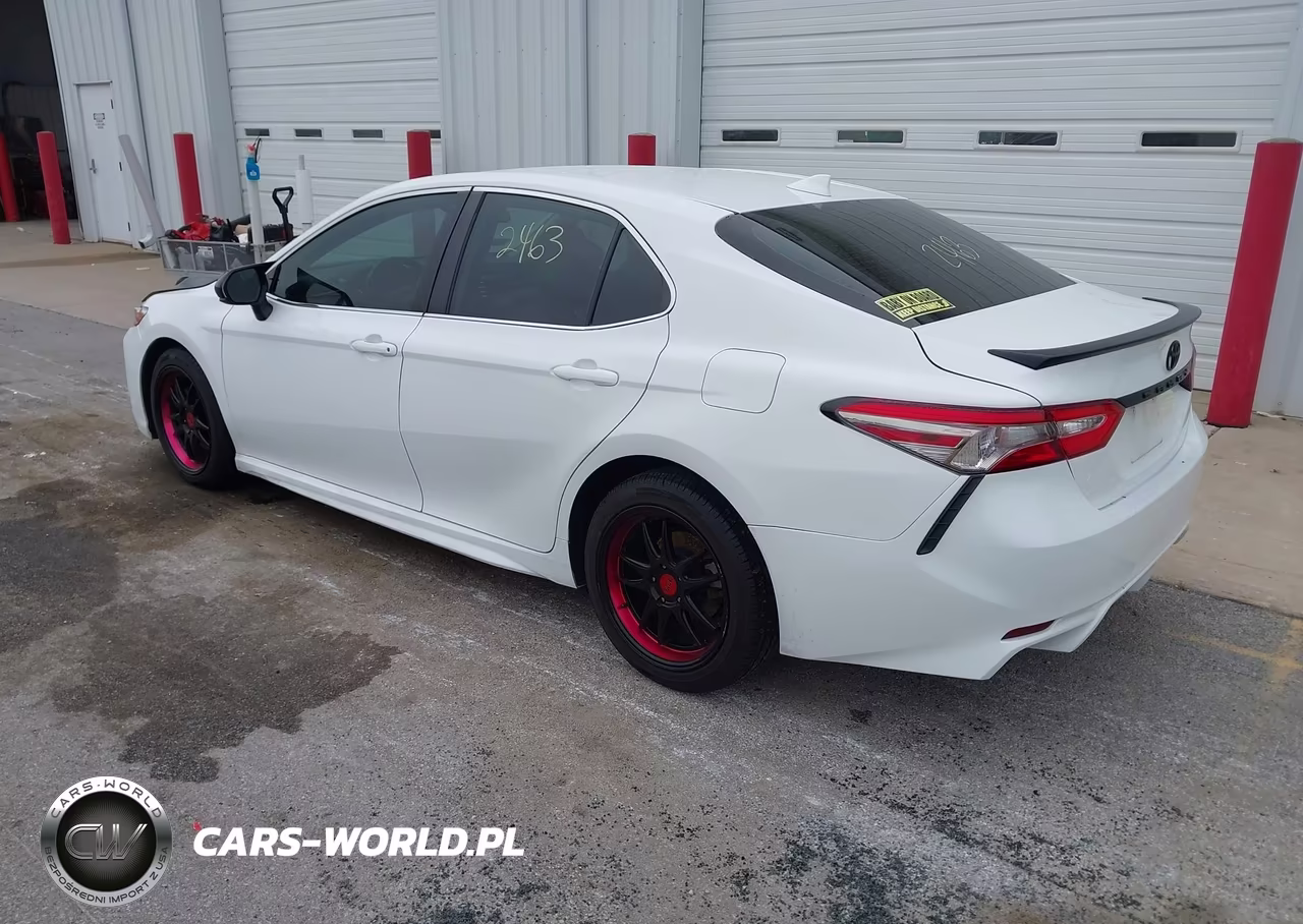 2020 Toyota Camry Se VIN:4T1G11AKXLU345000 - 3