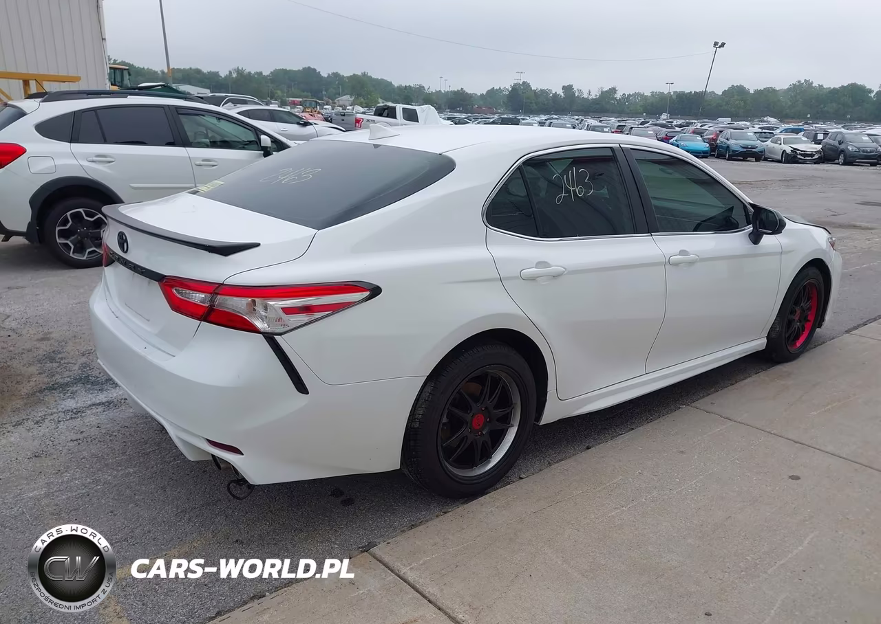 2020 Toyota Camry Se VIN:4T1G11AKXLU345000 - 4