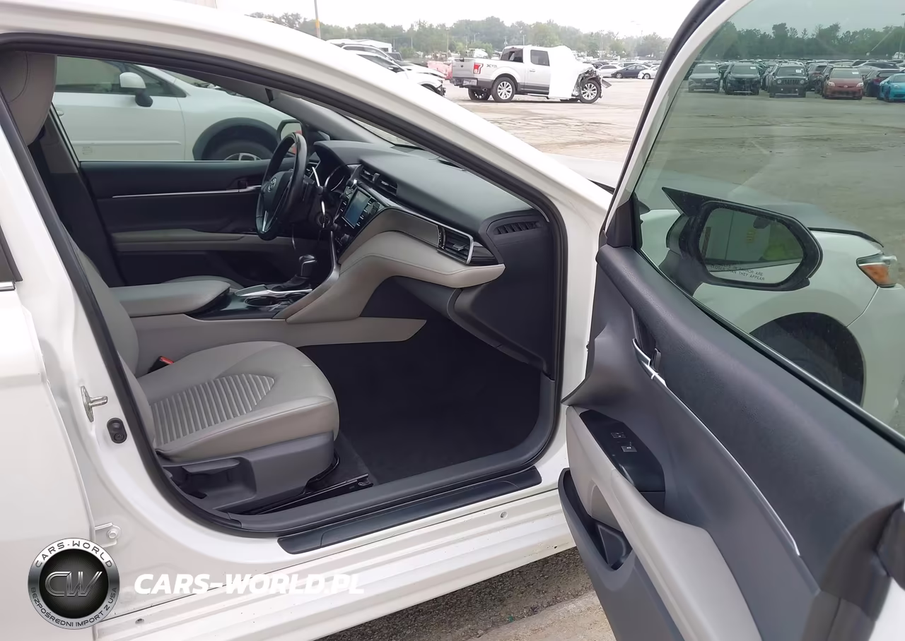 2020 Toyota Camry Se VIN:4T1G11AKXLU345000 - 5