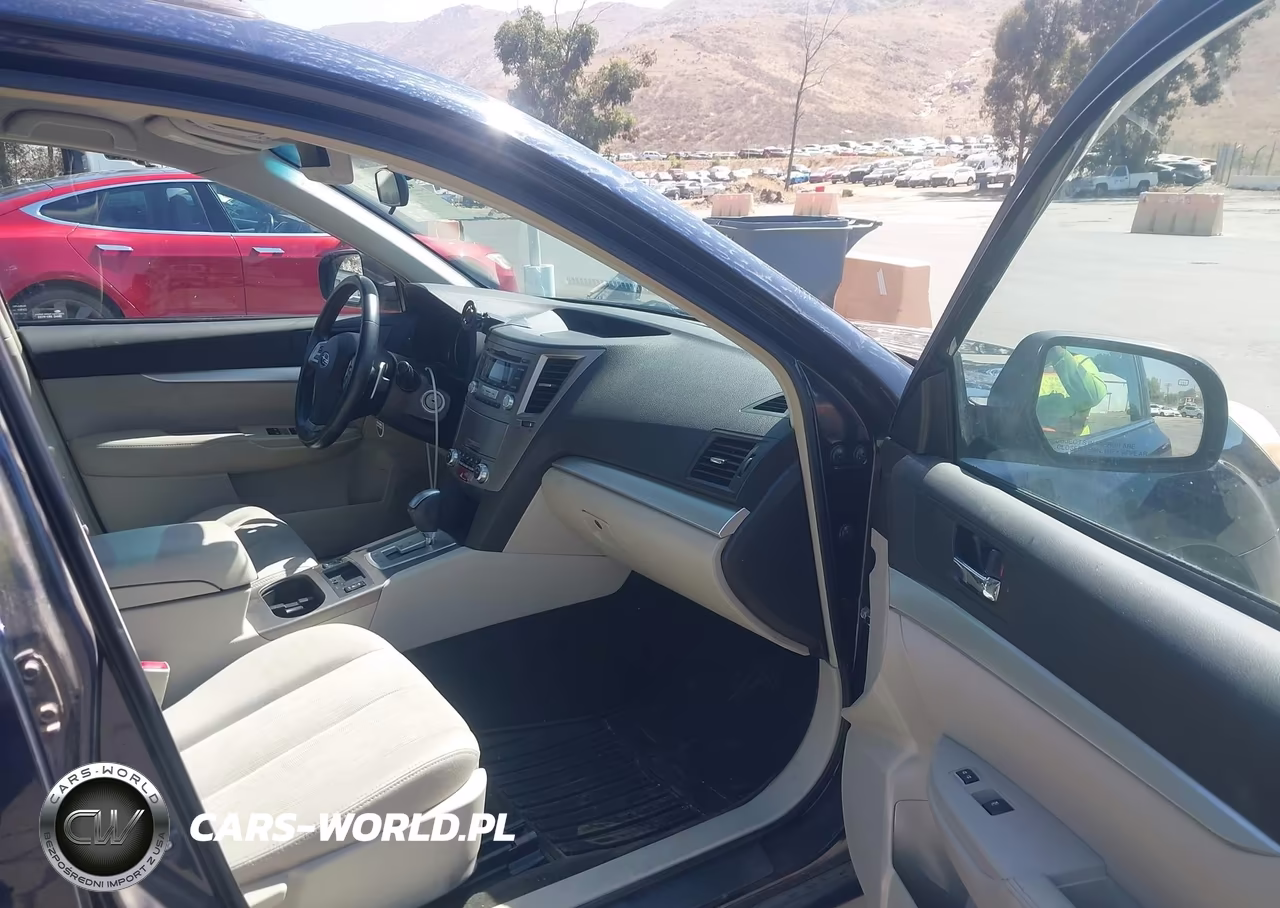 2013 Subaru Outback 2.5I Premium VIN:4S4BRBCC1D3225897 - 5