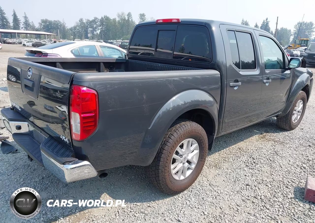 2015 Nissan Frontier Pro-4X-S-Sl-Sv VIN:1N6AD0EV5FN744909 - 4